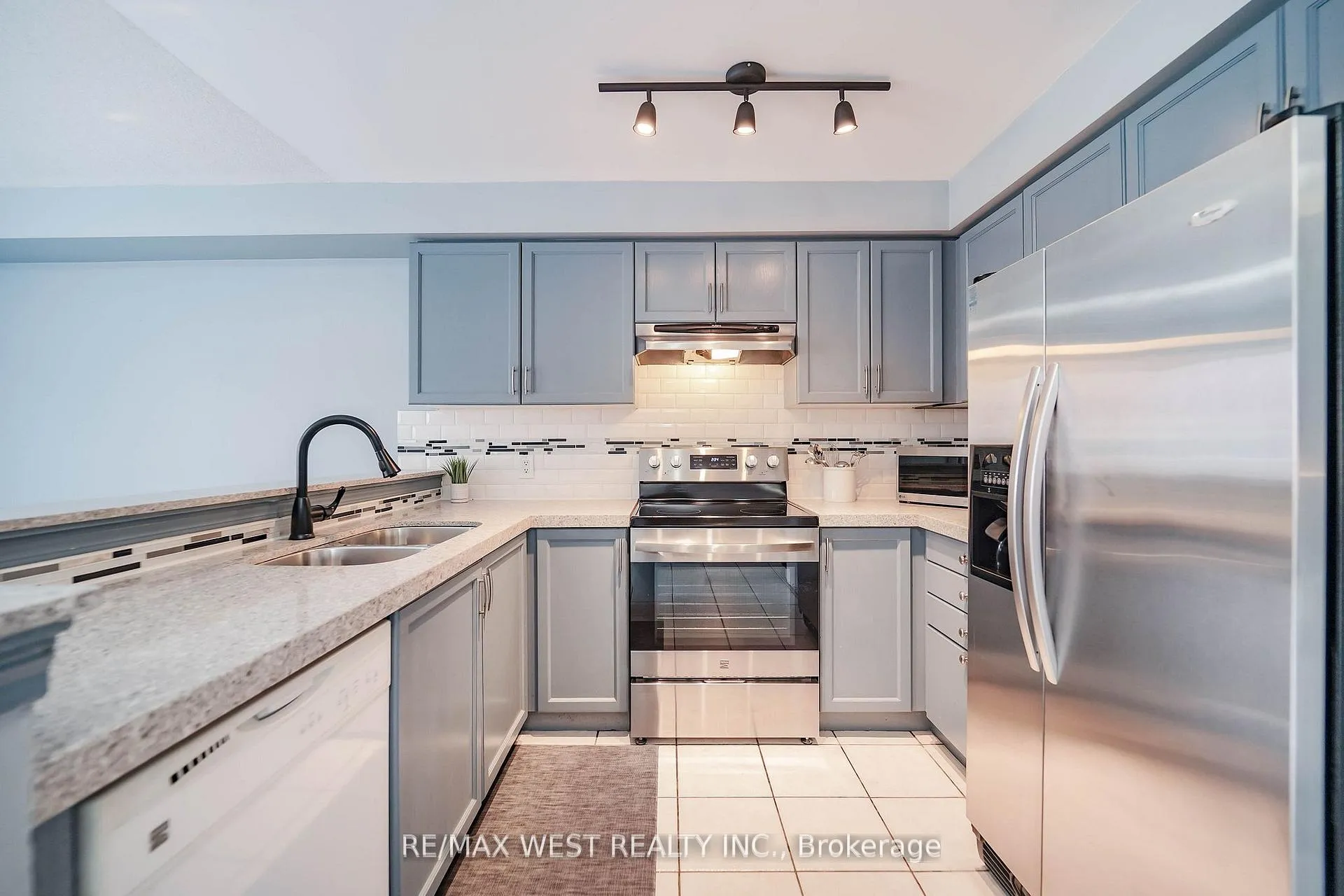 Photo 3 of 52 Torr Lane, Ajax, Central — HOMEH