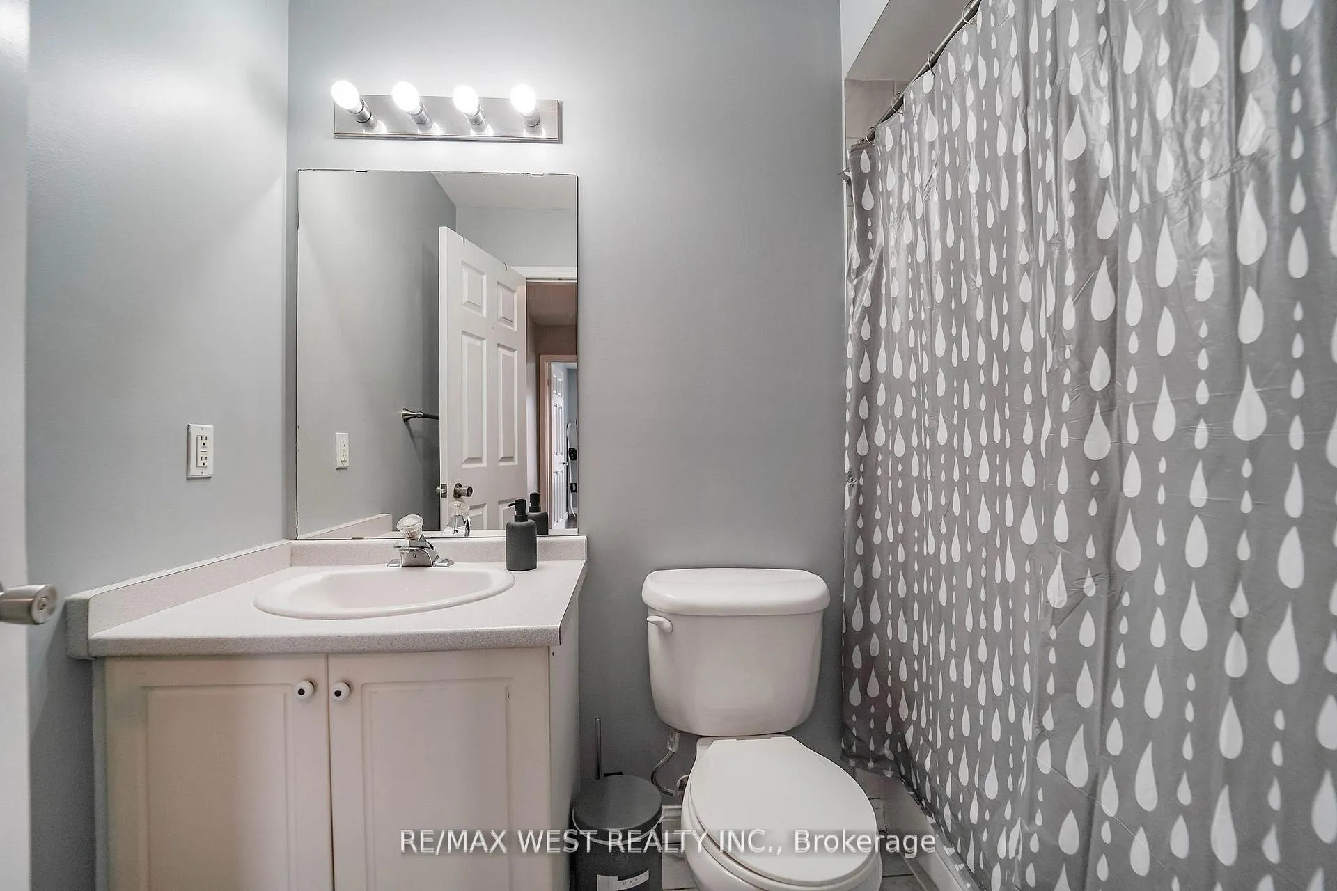 Photo 6 of 52 Torr Lane, Ajax, Central — HOMEH