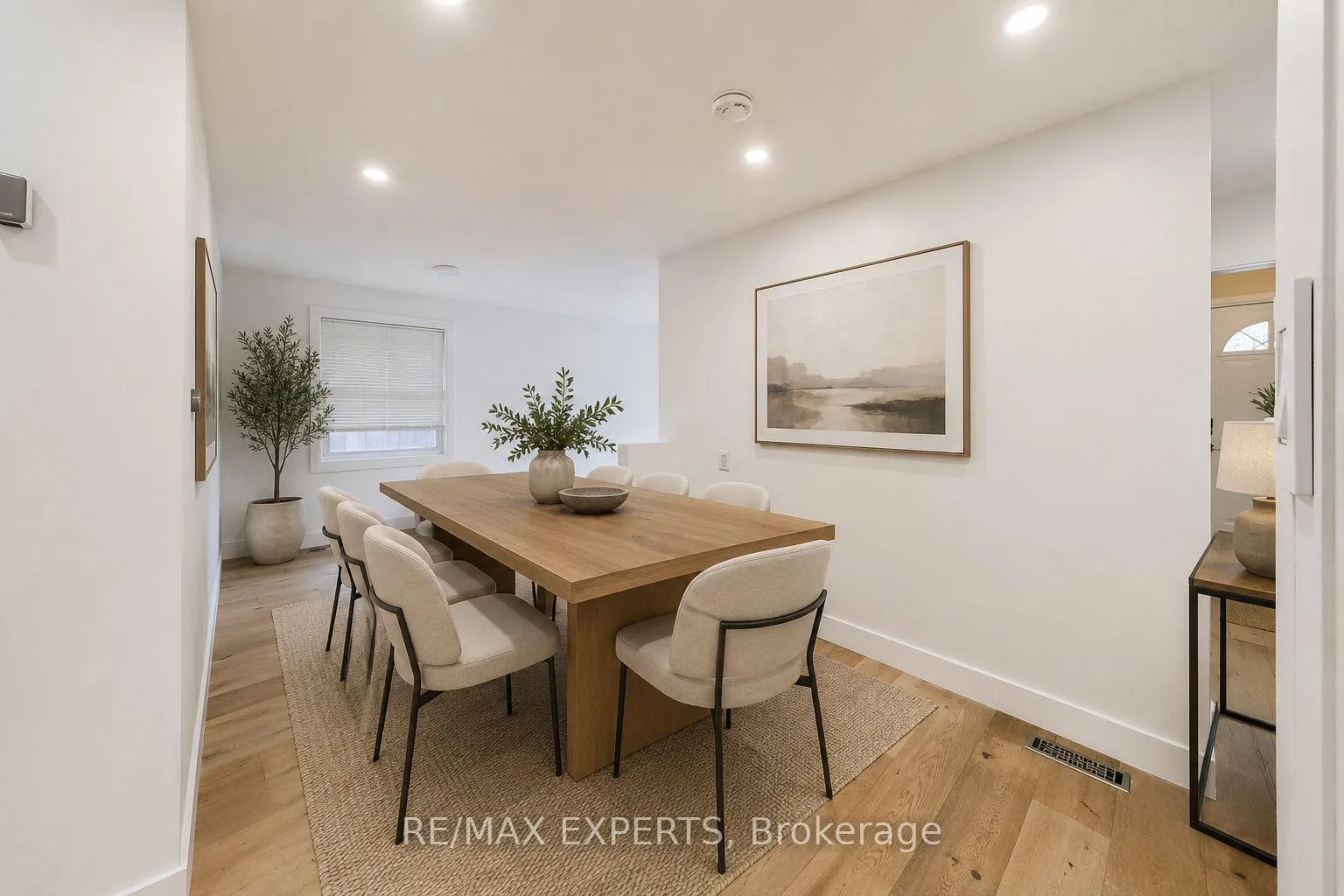 Photo 9 of 26 Pinedale Drive, Kitchener — HOMEH