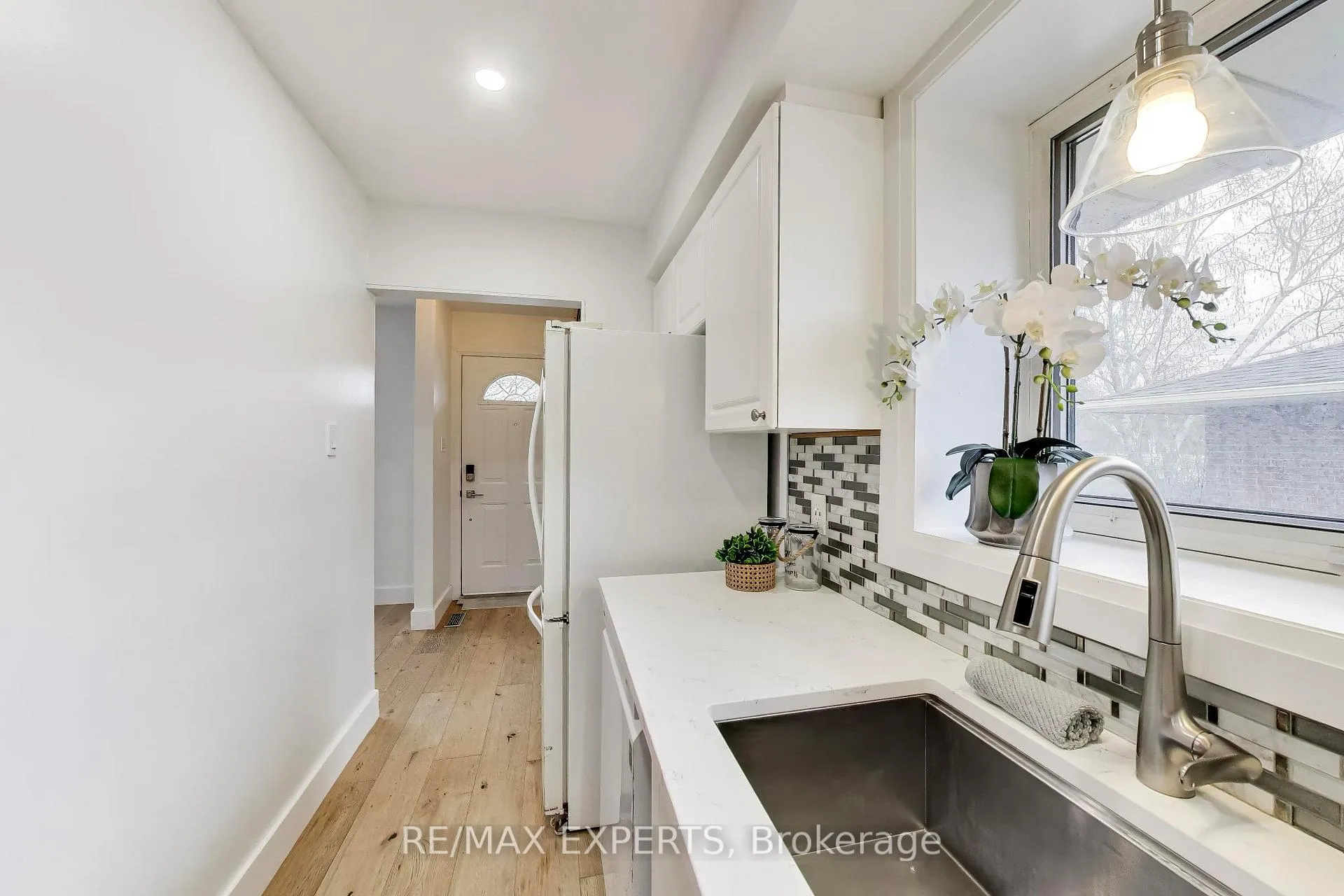 Photo 13 of 26 Pinedale Drive, Kitchener — HOMEH