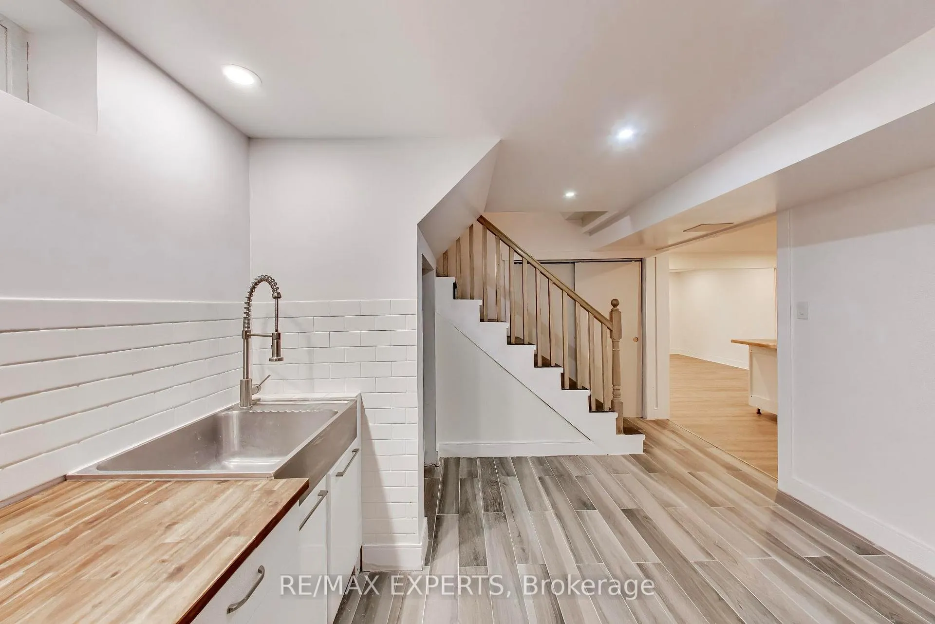 Photo 26 of 26 Pinedale Drive, Kitchener — HOMEH