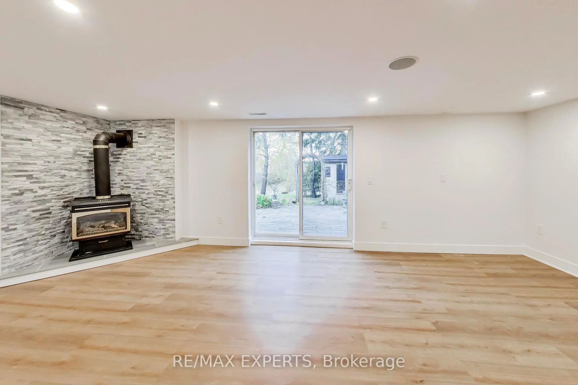Photo 29 of 26 Pinedale Drive, Kitchener — HOMEH