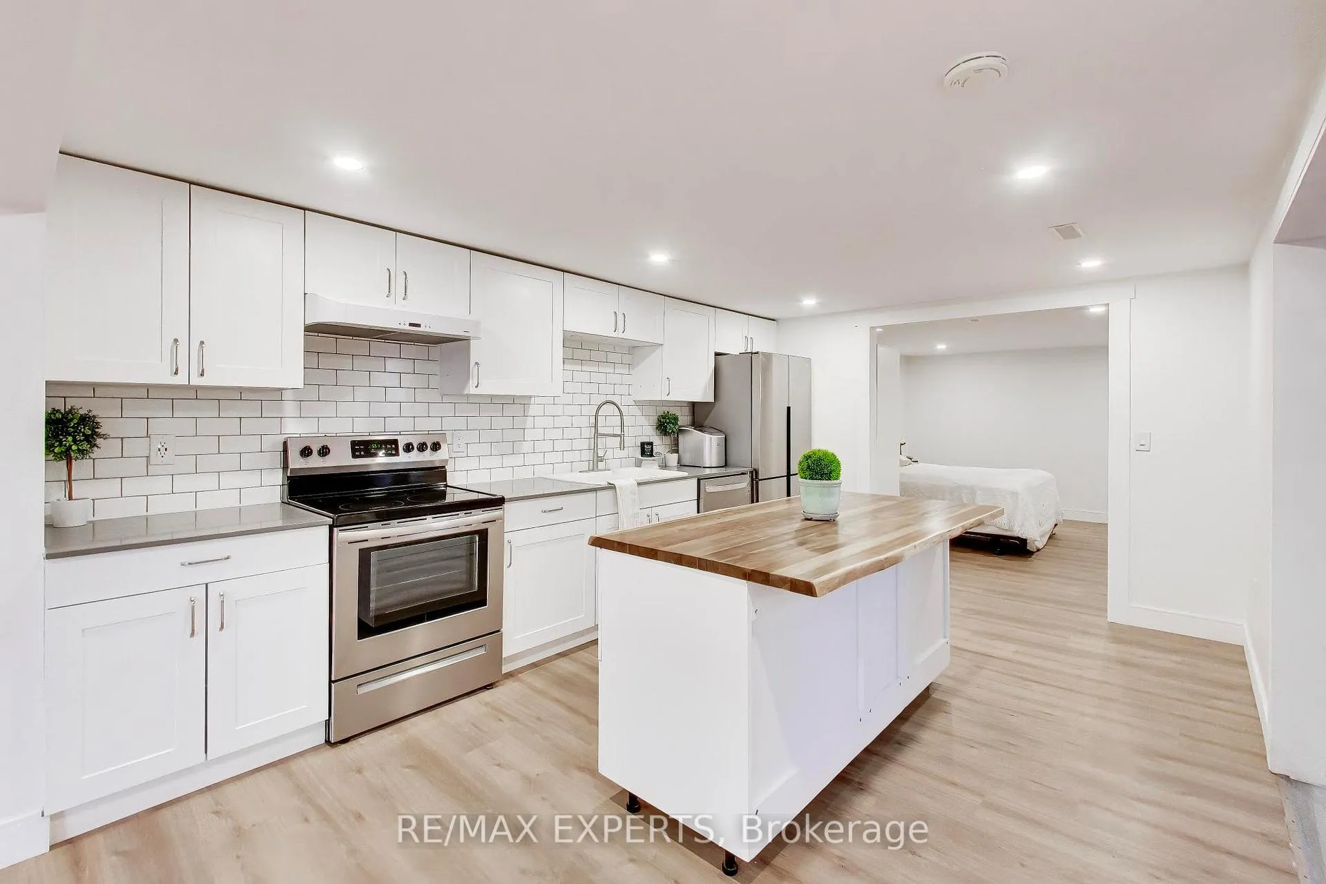 Photo 30 of 26 Pinedale Drive, Kitchener — HOMEH