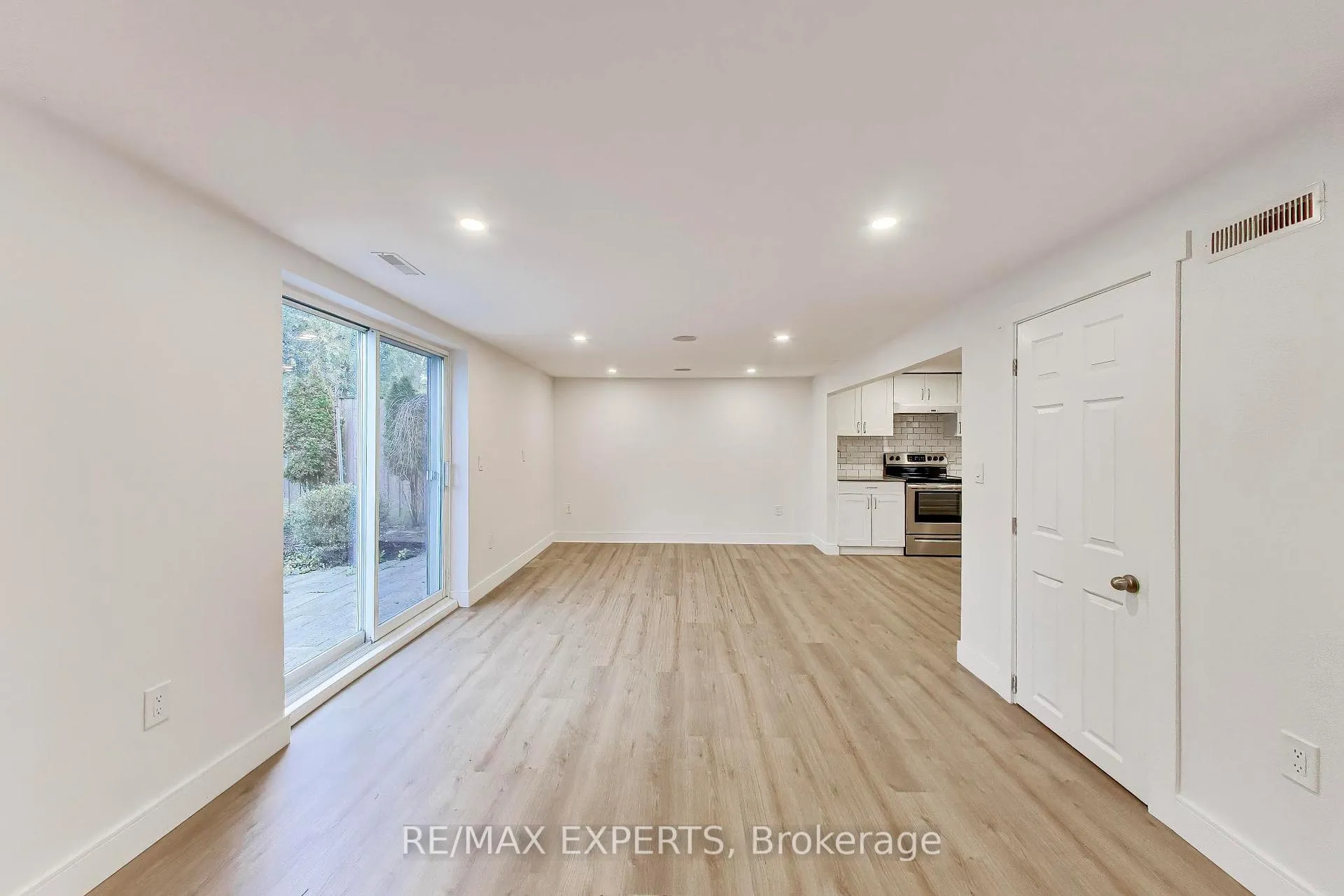 Photo 33 of 26 Pinedale Drive, Kitchener — HOMEH