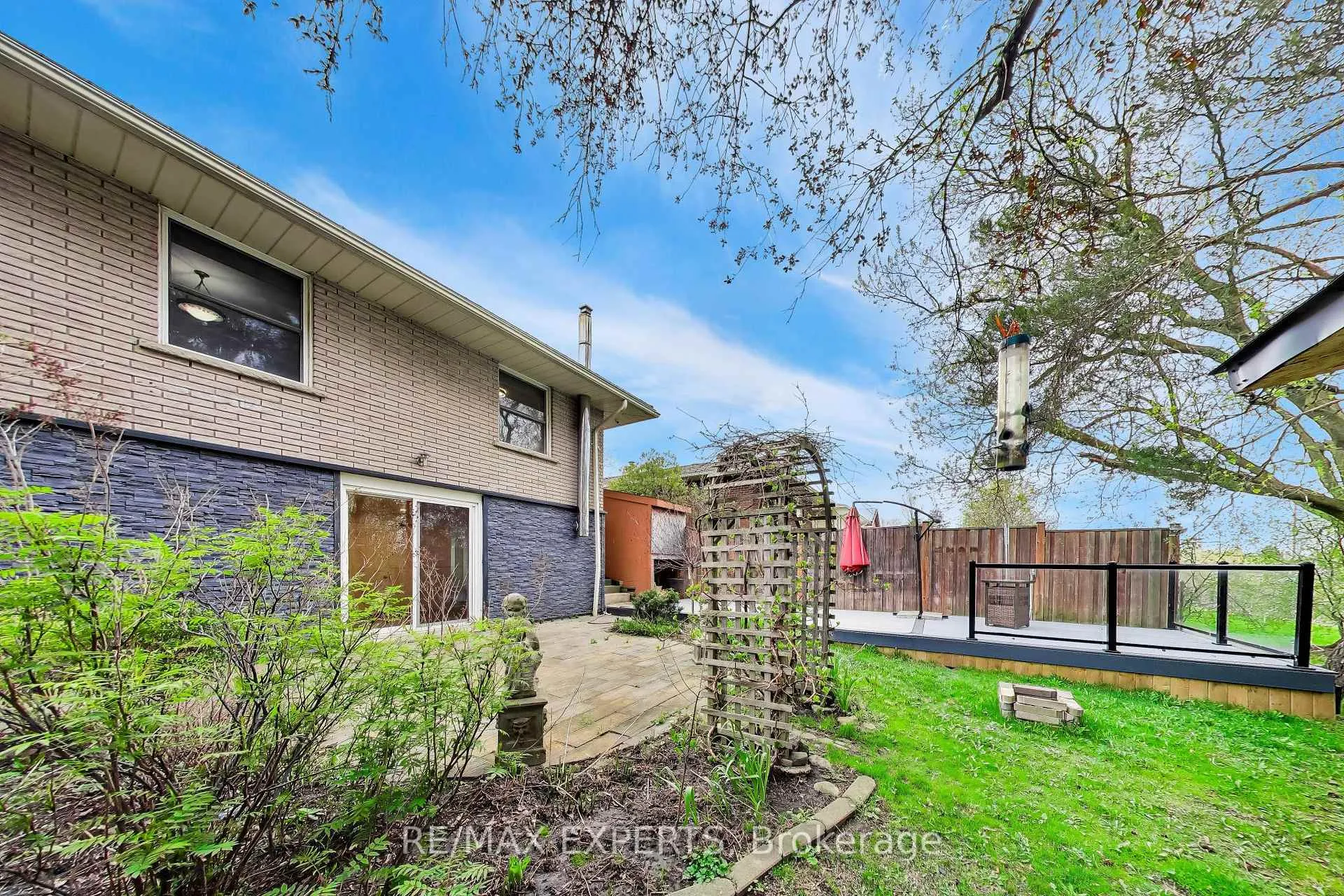 Photo 40 of 26 Pinedale Drive, Kitchener — HOMEH