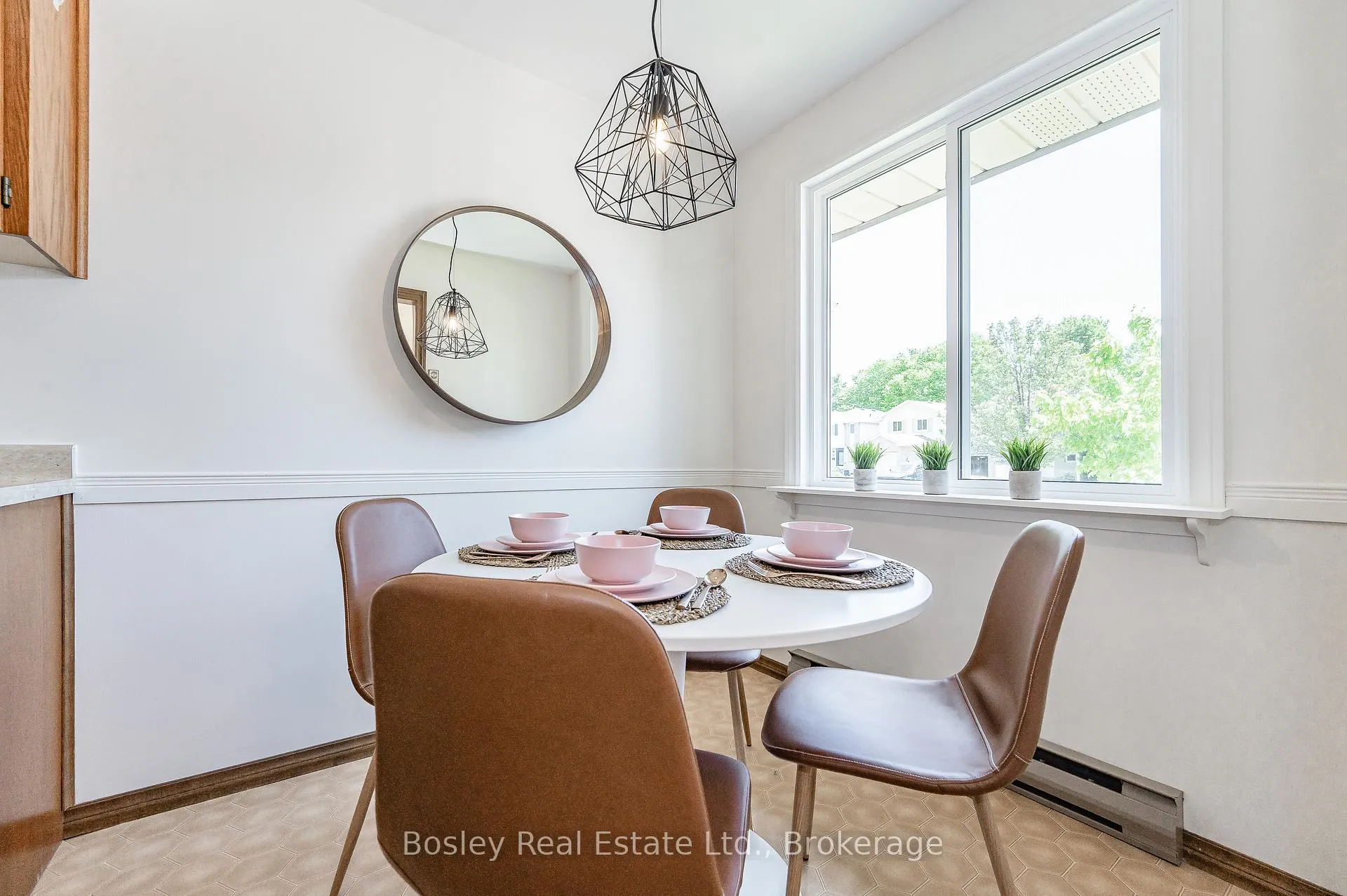 Photo 3 of 54 Koch Drive, Guelph, Kortright West — HOMEH