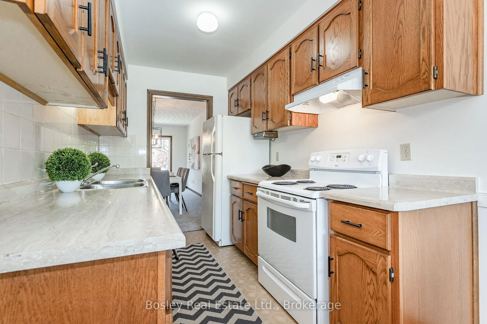 Photo 5 of 54 Koch Drive, Guelph, Kortright West — HOMEH