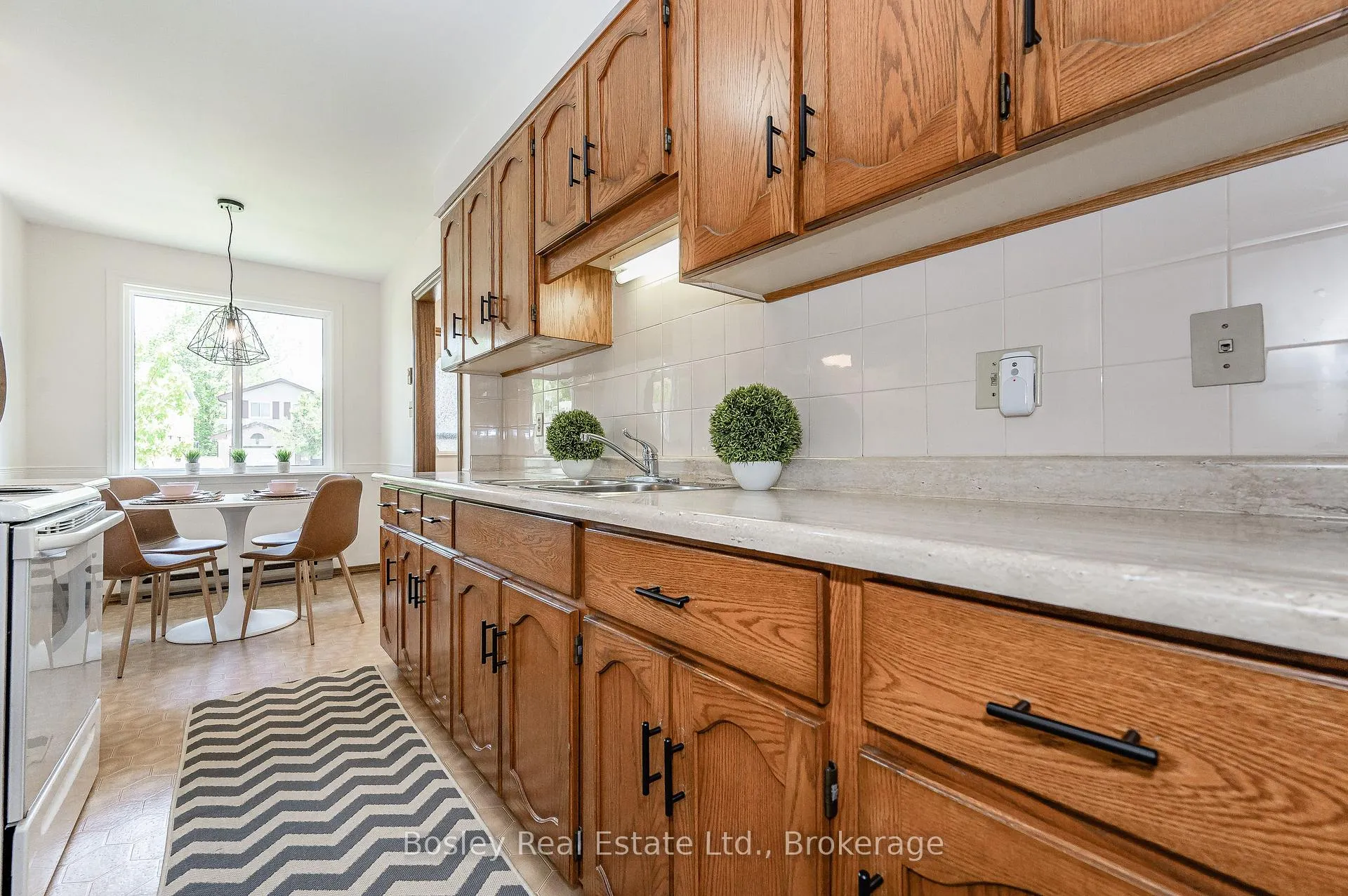 Photo 7 of 54 Koch Drive, Guelph, Kortright West — HOMEH