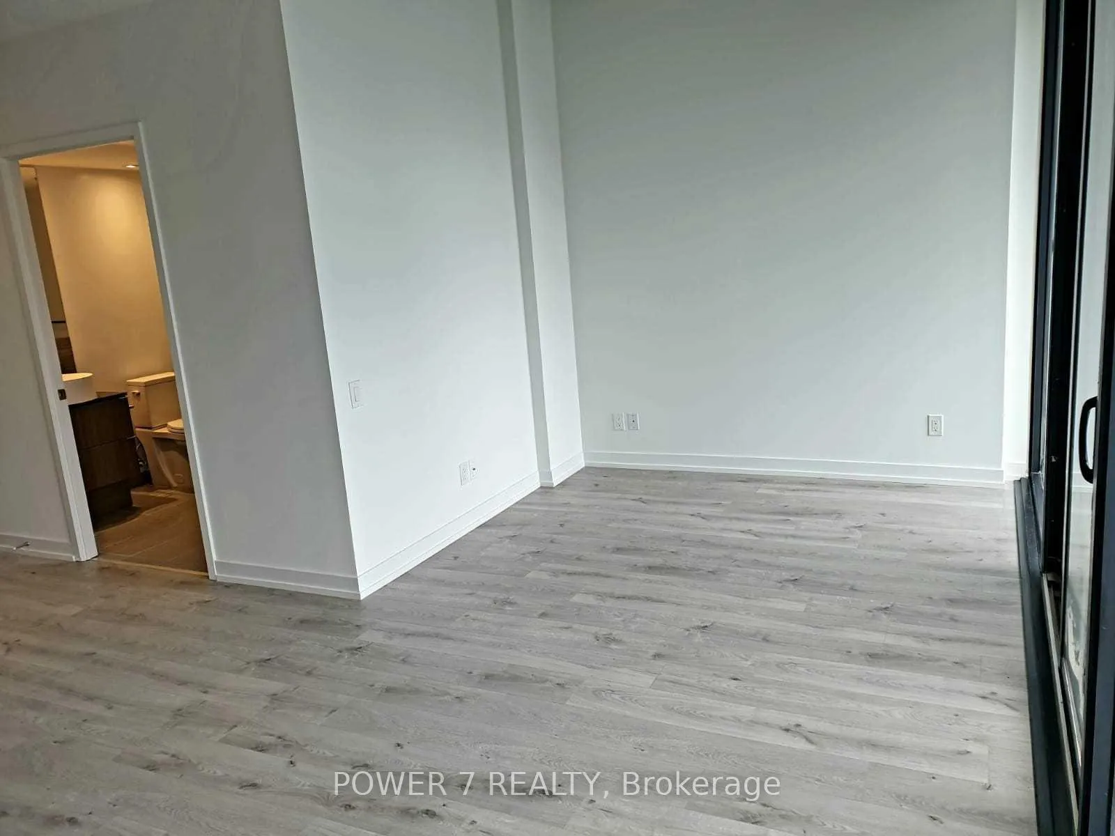 Photo 7 of Unit 911, 161 Roehampton Avenue, Toronto, Mount Pleasant East — HOMEH