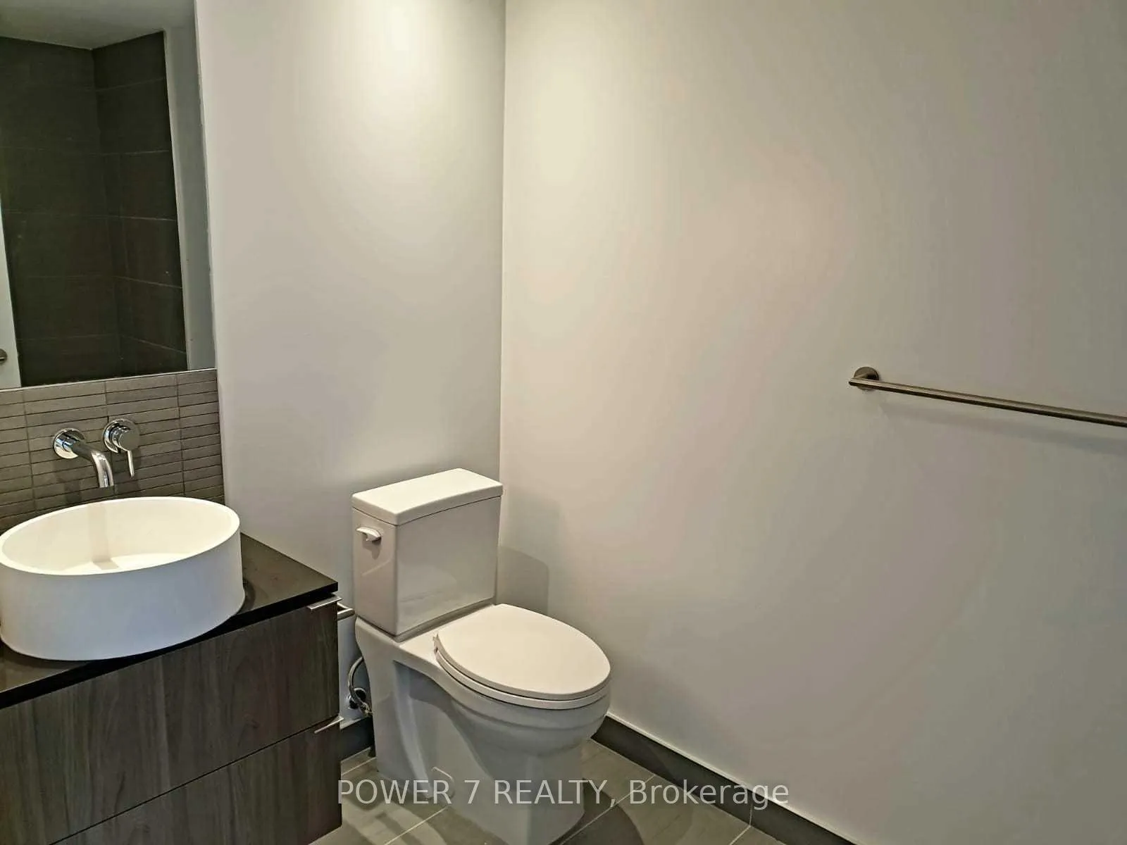 Photo 10 of Unit 911, 161 Roehampton Avenue, Toronto, Mount Pleasant East — HOMEH