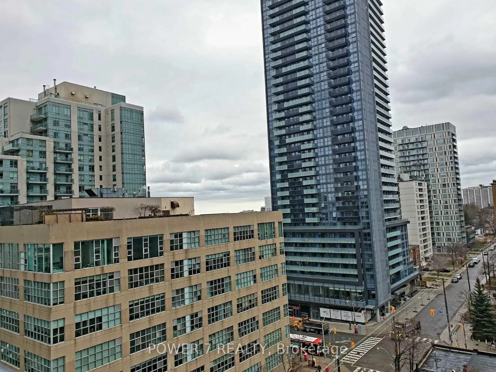 Photo 15 of Unit 911, 161 Roehampton Avenue, Toronto, Mount Pleasant East — HOMEH