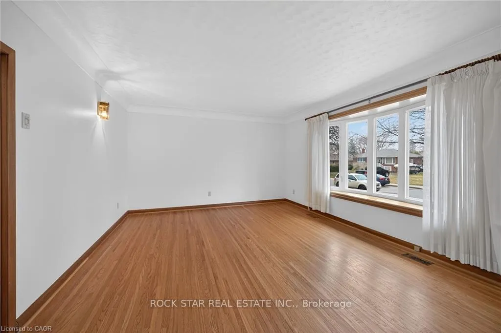 Photo 2 of 134 West 28th Street, Hamilton, Westcliffe — HOMEH