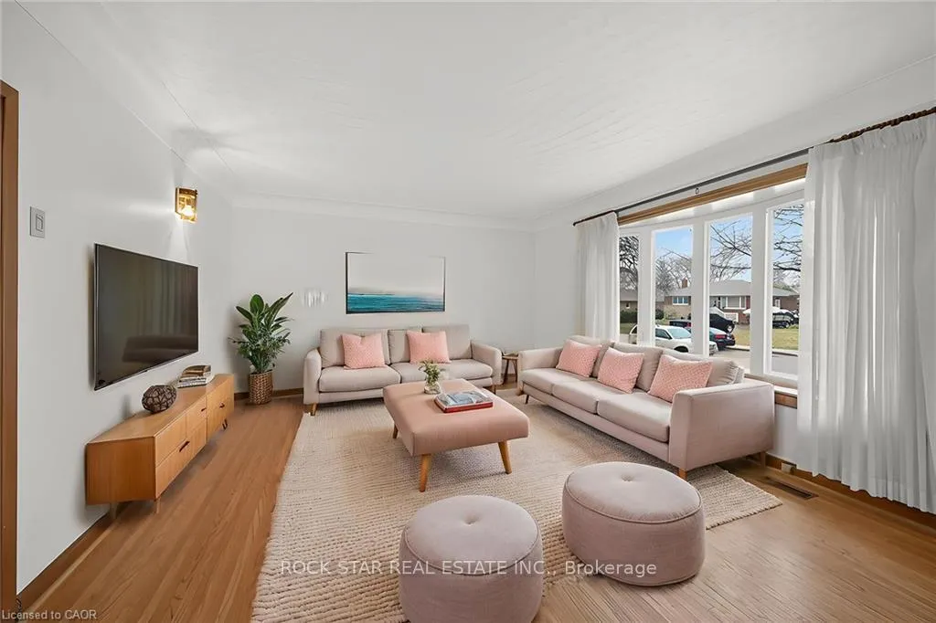 Photo 3 of 134 West 28th Street, Hamilton, Westcliffe — HOMEH