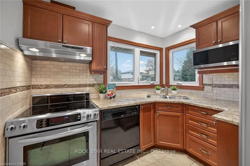 Photo 8 of 134 West 28th Street, Hamilton, Westcliffe — HOMEH