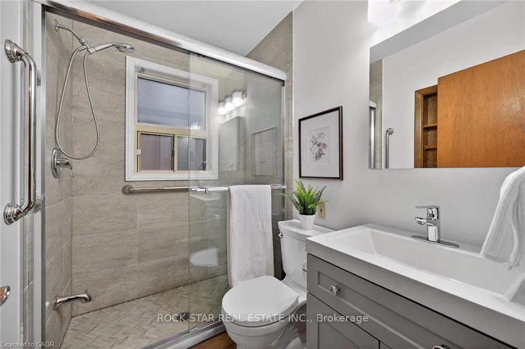 Photo 17 of 134 West 28th Street, Hamilton, Westcliffe — HOMEH