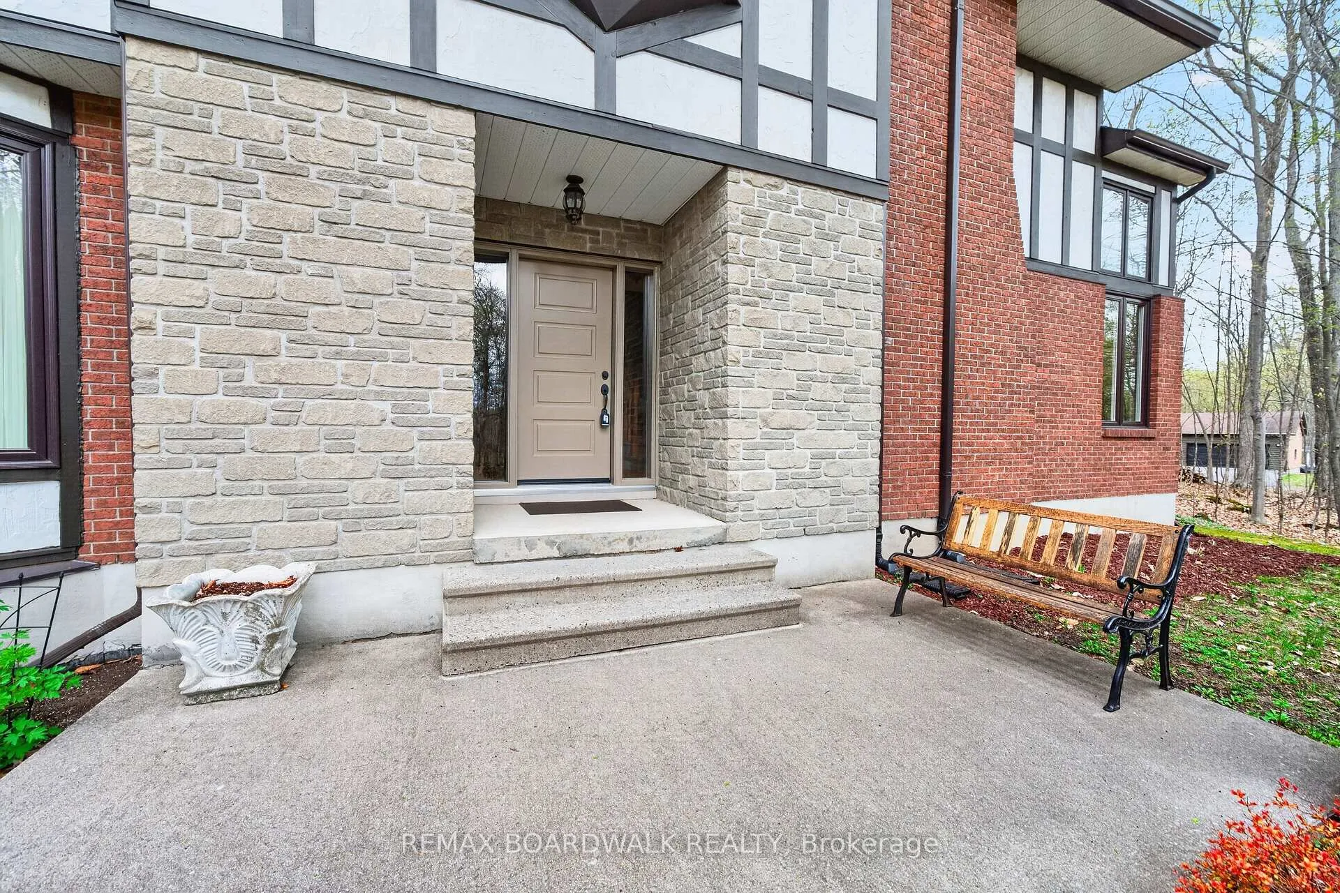 Photo 3 of 127 Margaret Anne Drive, Ottawa, Huntley Ward (South East) — HOMEH