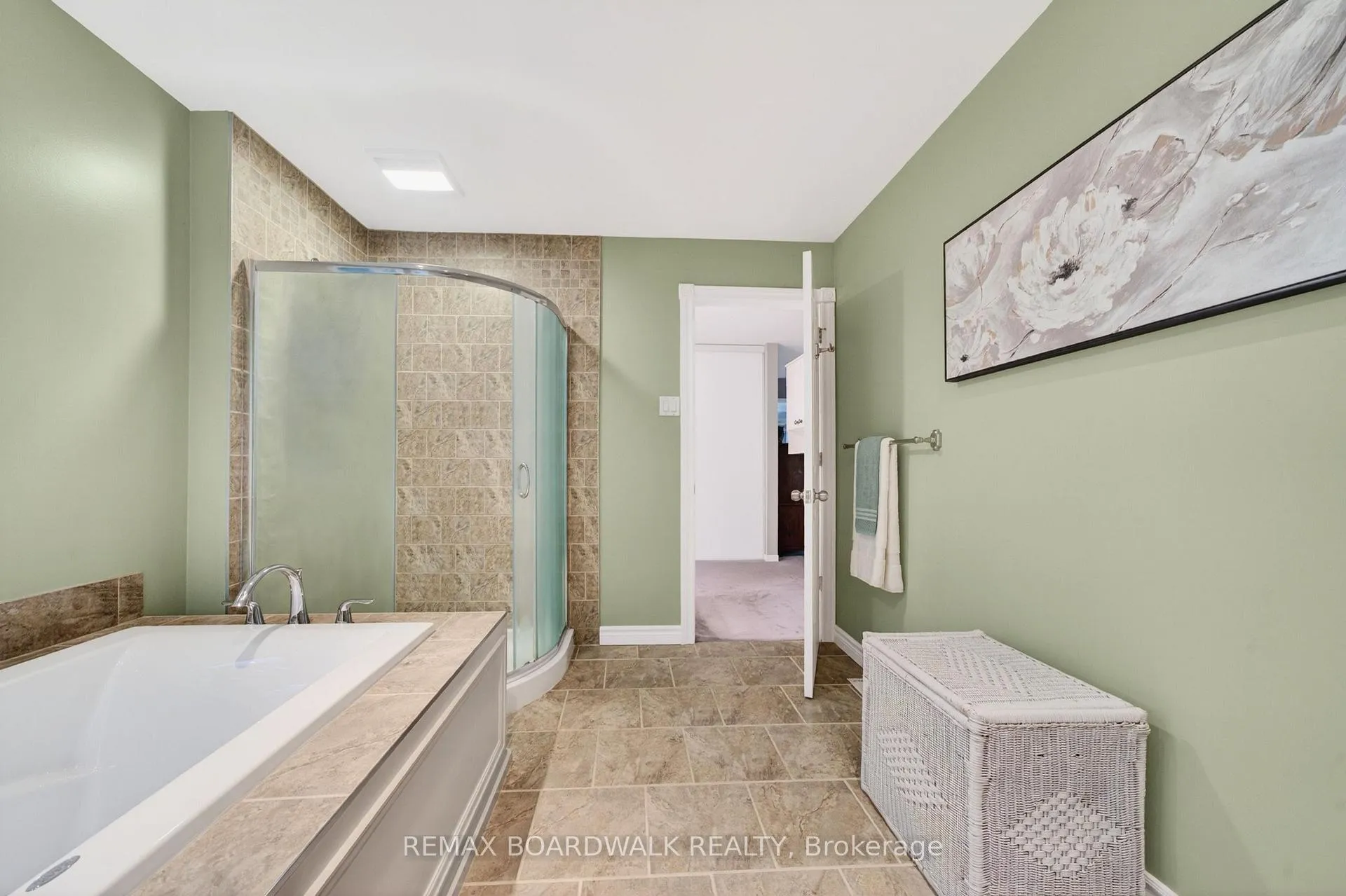 Photo 32 of 127 Margaret Anne Drive, Ottawa, Huntley Ward (South East) — HOMEH