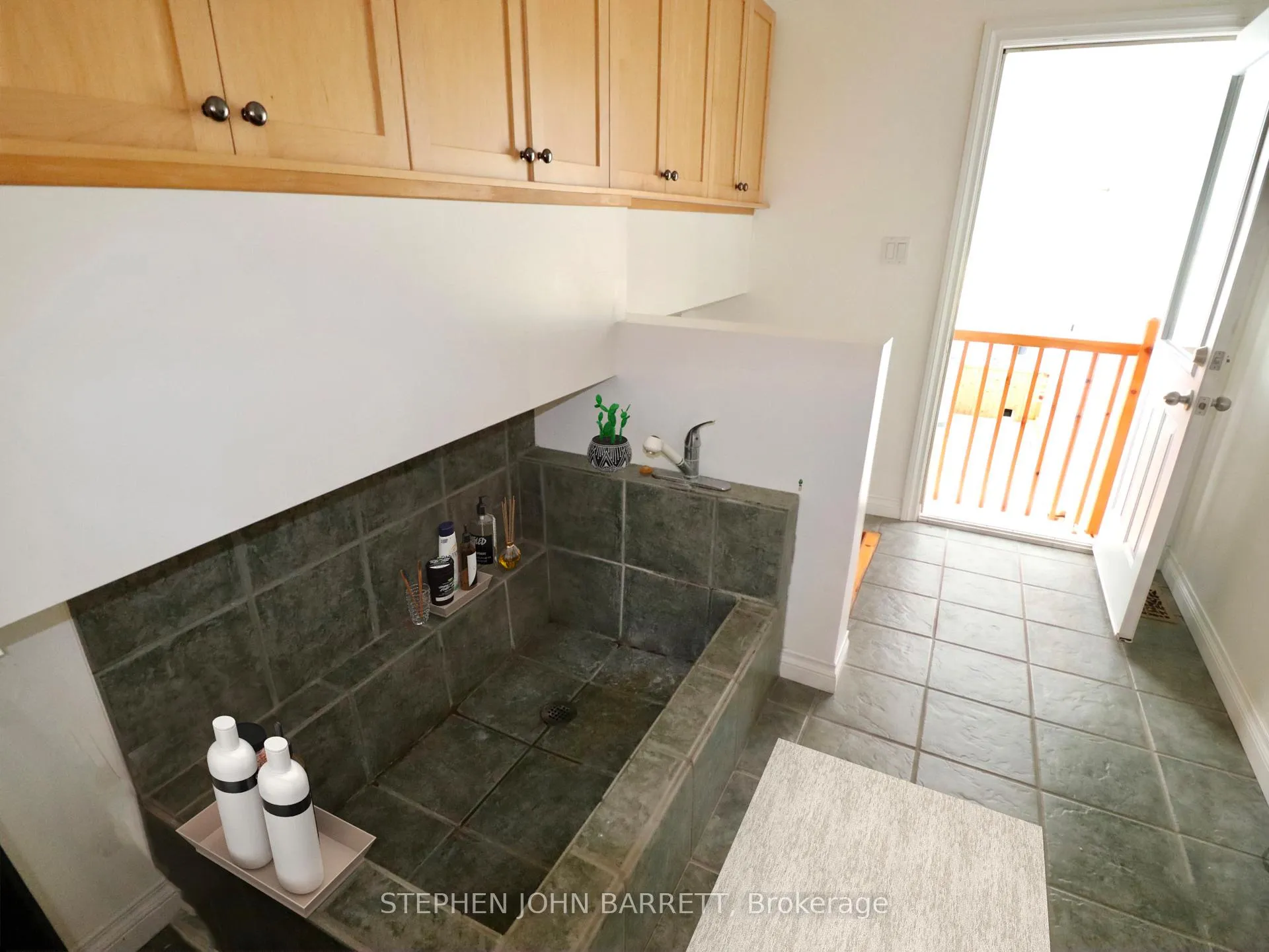 Photo 19 of 27352 48 Highway, Georgina, Virginia — HOMEH