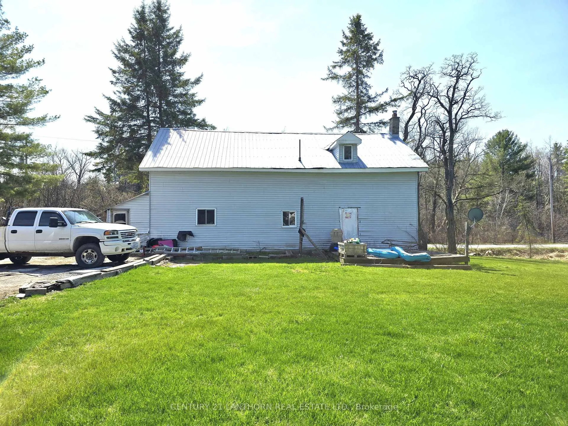 Photo 8 of 476 Smith Road, Quinte West, Sidney Ward — HOMEH
