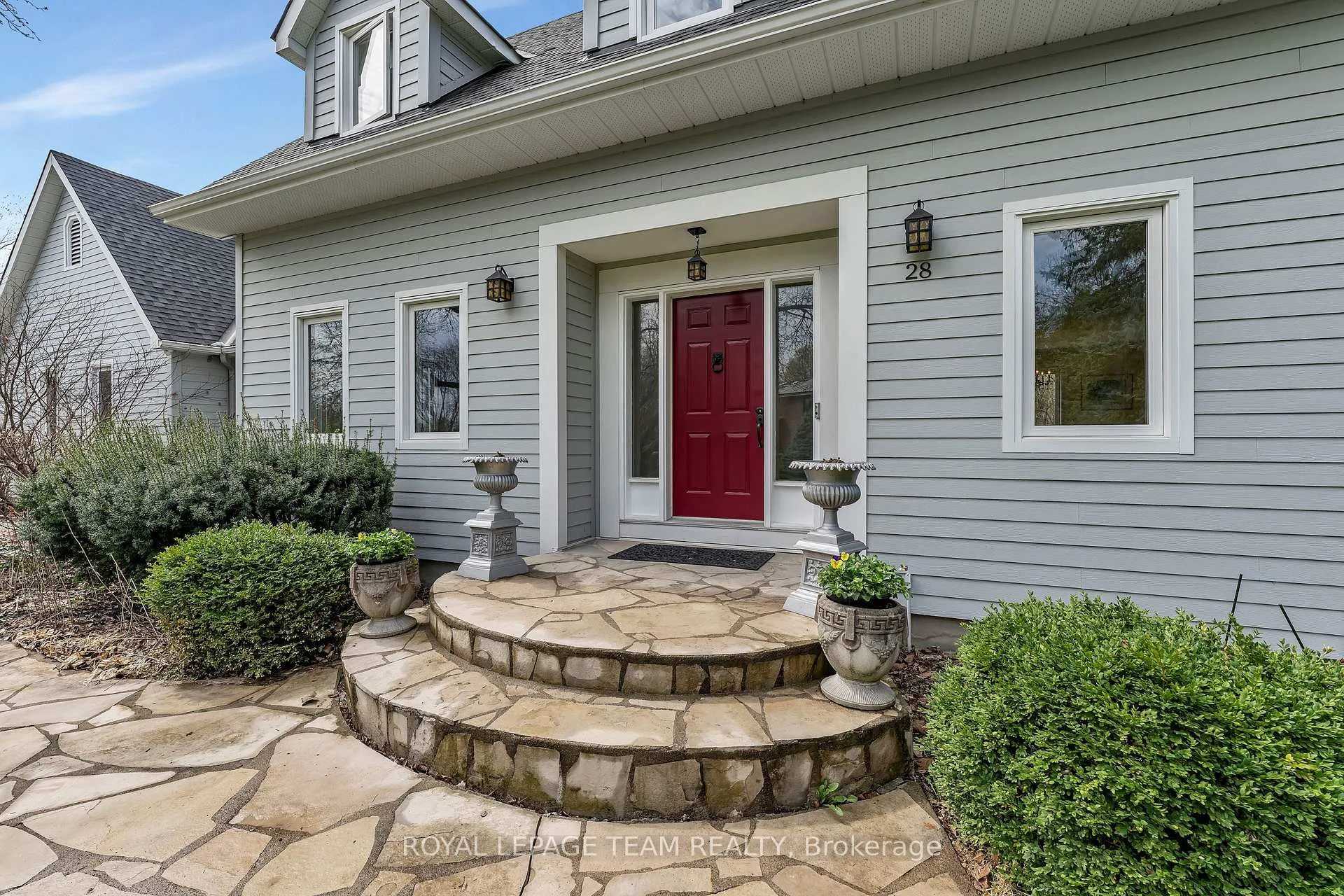 Photo 3 of 28 Spring Cress Drive, Ottawa, Cedar Hill/Orchard Estates — HOMEH