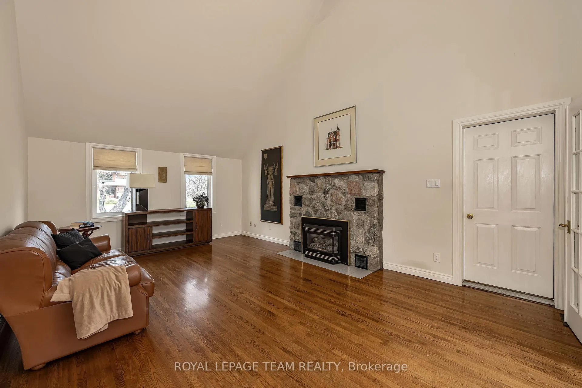 Photo 17 of 28 Spring Cress Drive, Ottawa, Cedar Hill/Orchard Estates — HOMEH