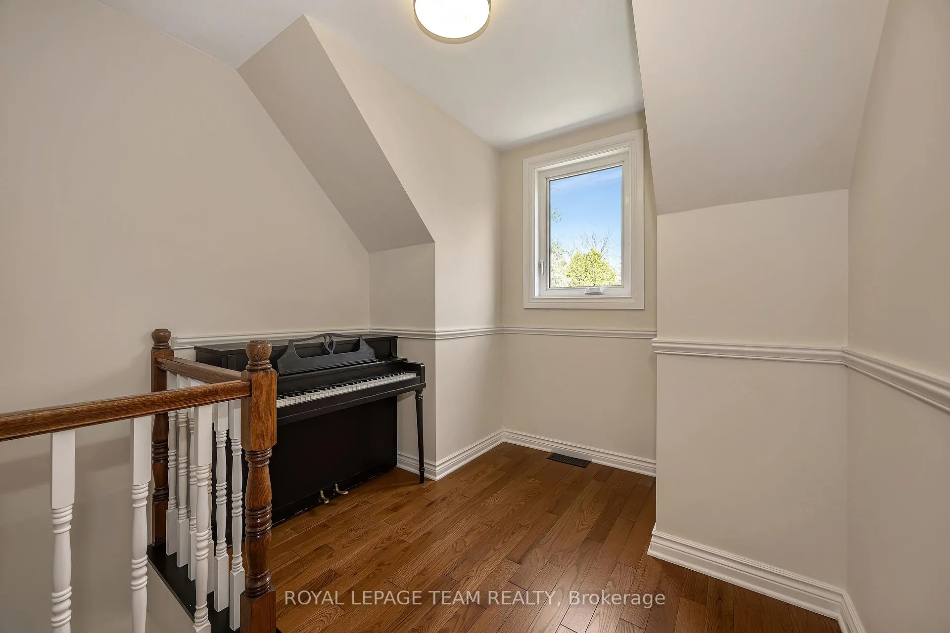 Photo 26 of 28 Spring Cress Drive, Ottawa, Cedar Hill/Orchard Estates — HOMEH