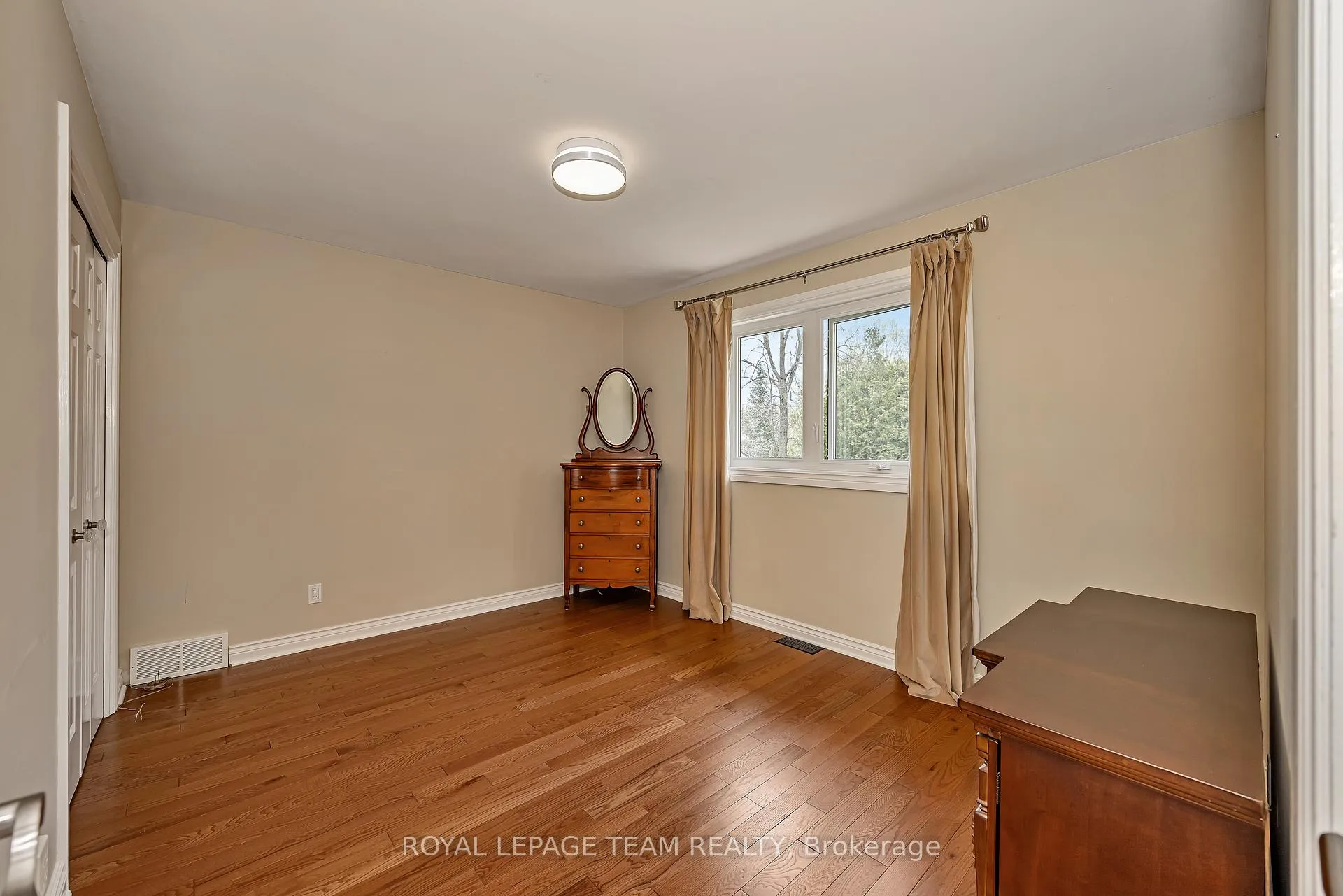 Photo 31 of 28 Spring Cress Drive, Ottawa, Cedar Hill/Orchard Estates — HOMEH
