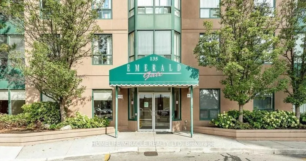 Front of Unit 204, 135 Hillcrest Avenue
