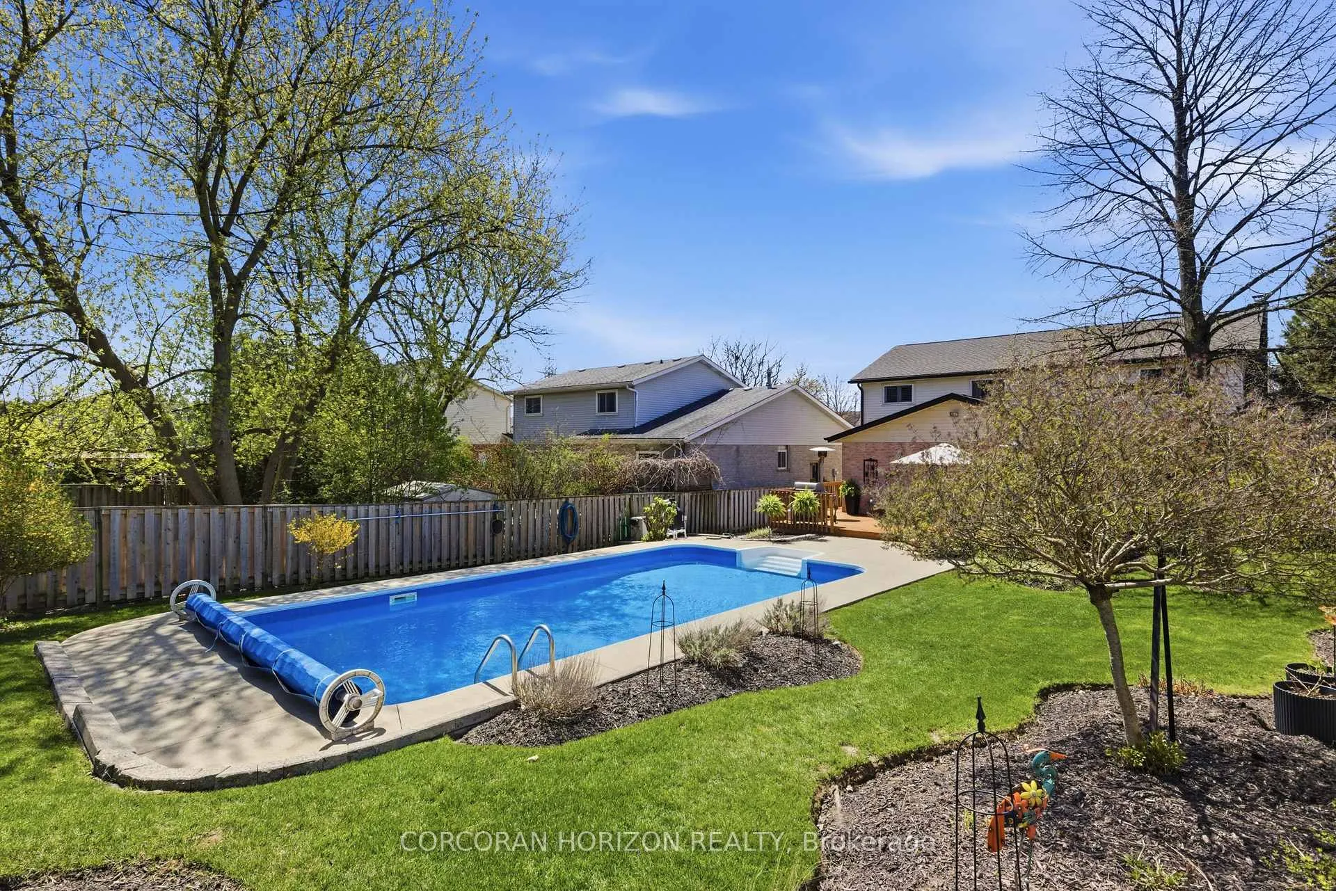 Photo 39 of 125 Covington Crescent, Kitchener — HOMEH