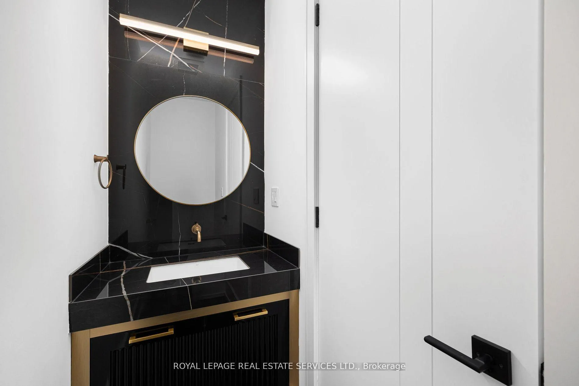 Photo 18 of 1352 Mount Pleasant Road, Toronto, Lawrence Park South — HOMEH