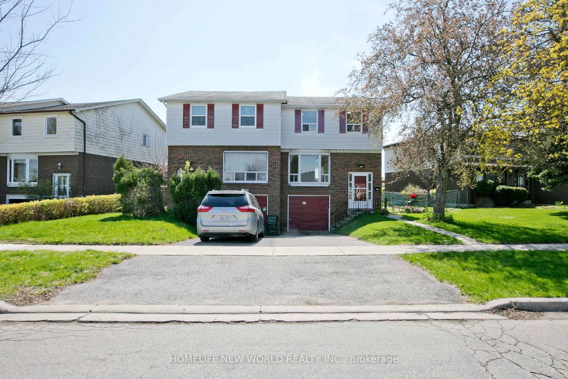 Front of 93 Corinthian Boulevard