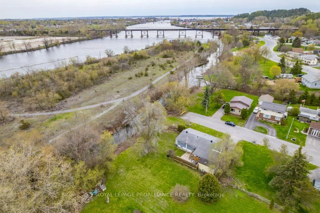 Photo 8 of 86 Store Street, Quinte West, Trenton Ward — HOMEH