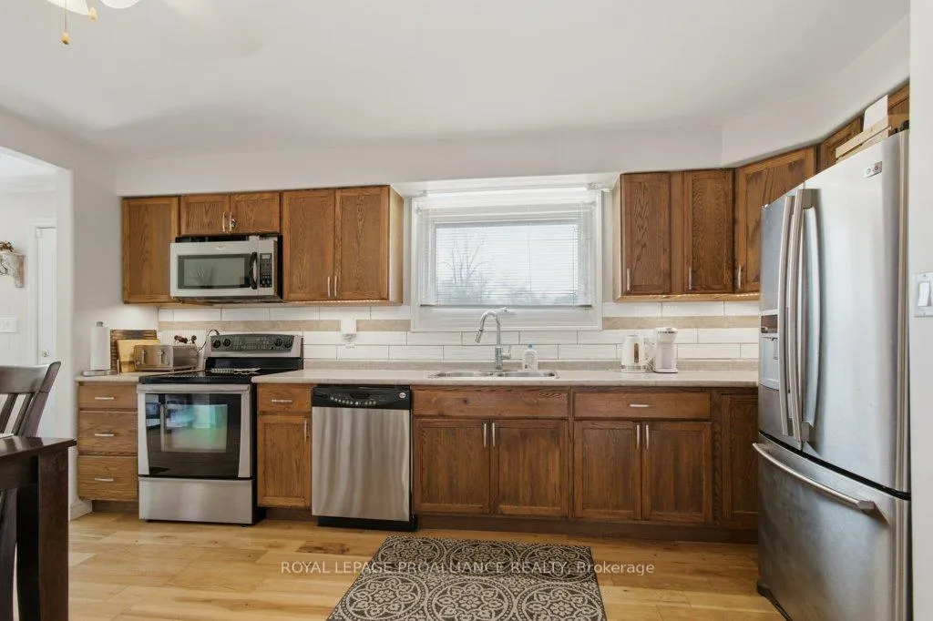Photo 16 of 86 Store Street, Quinte West, Trenton Ward — HOMEH