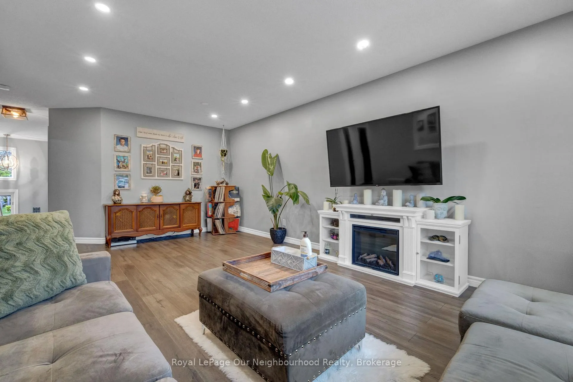 Photo 6 of 19 Marchwood Crescent, Clarington, Bowmanville — HOMEH