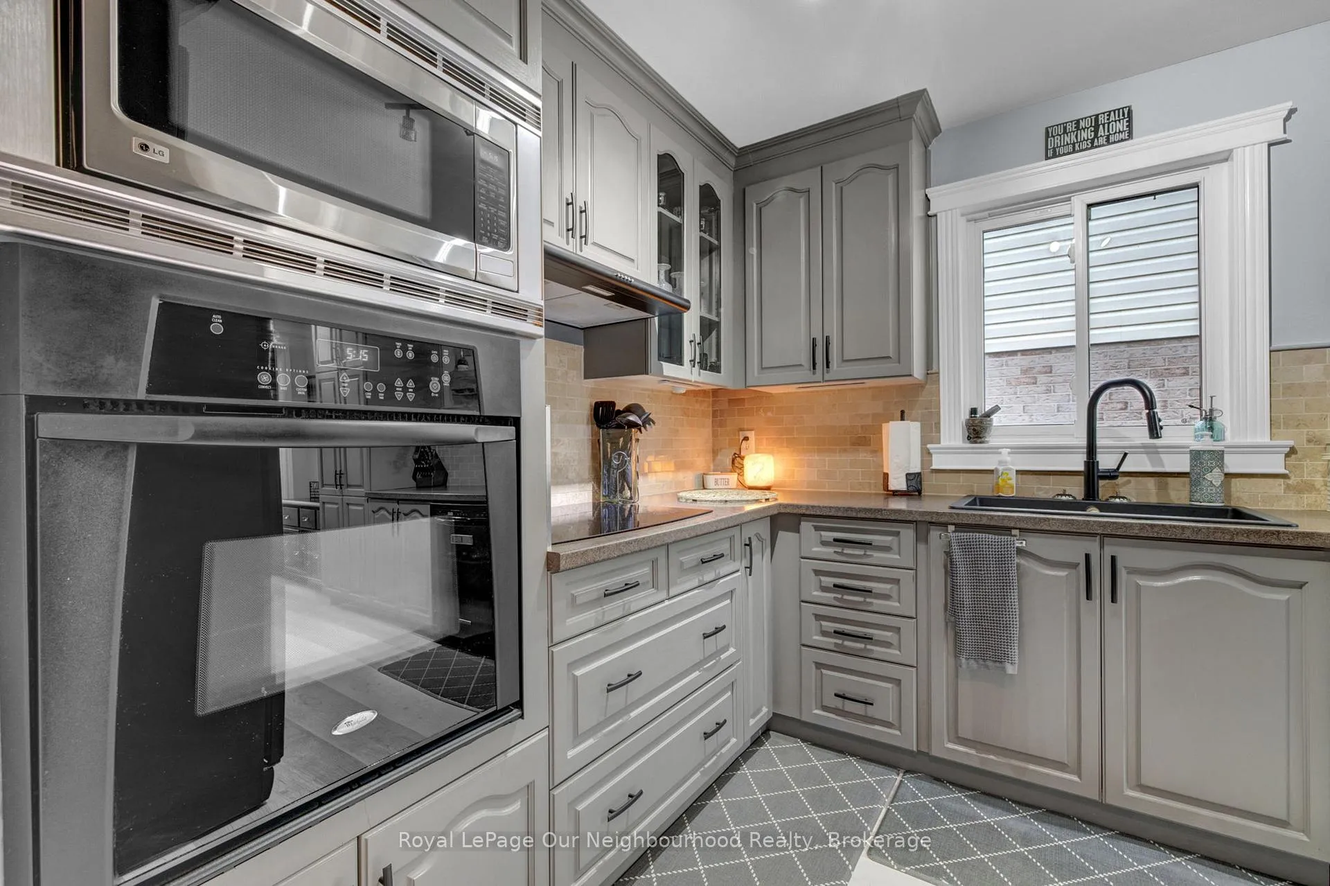 Photo 12 of 19 Marchwood Crescent, Clarington, Bowmanville — HOMEH
