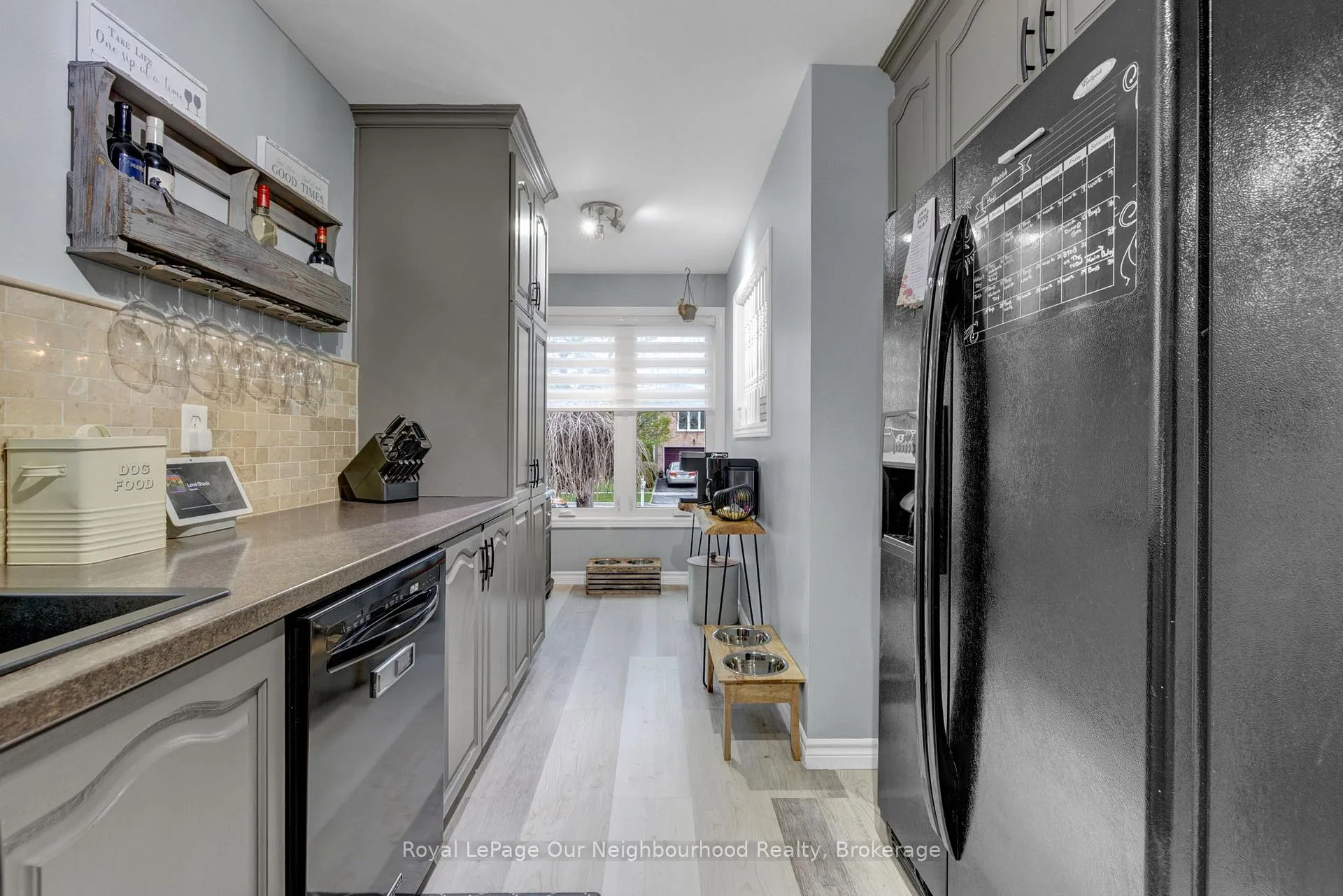 Photo 15 of 19 Marchwood Crescent, Clarington, Bowmanville — HOMEH