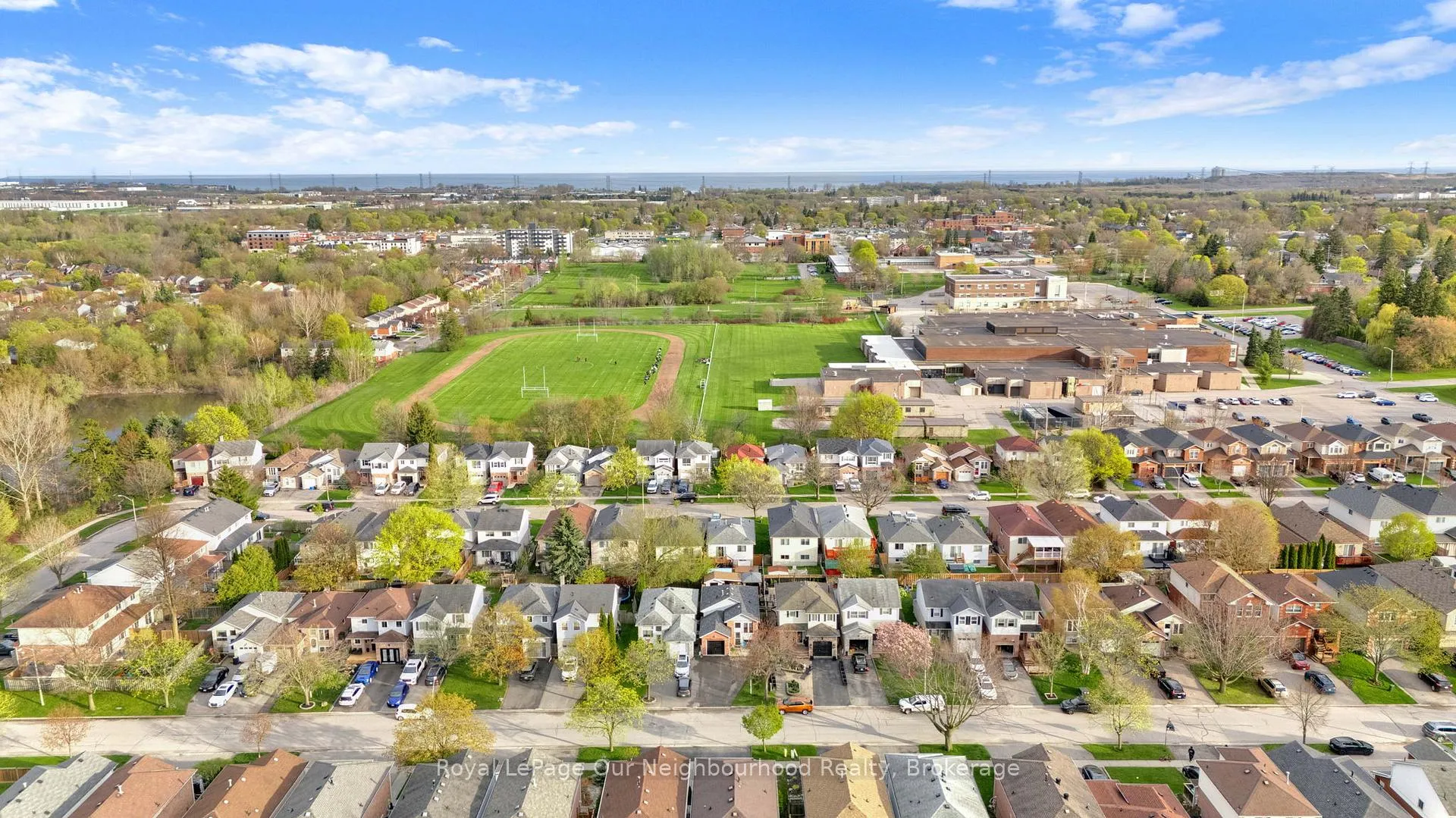 Photo 35 of 19 Marchwood Crescent, Clarington, Bowmanville — HOMEH