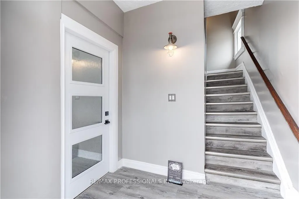Photo 4 of 285 Hess Street S, Hamilton, Durand — HOMEH