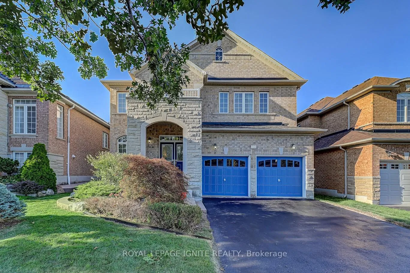 Photo 2 of 200 Ivy Glen Drive, Vaughan, Patterson — HOMEH