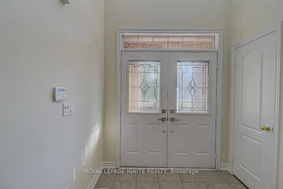 Photo 5 of 200 Ivy Glen Drive, Vaughan, Patterson — HOMEH
