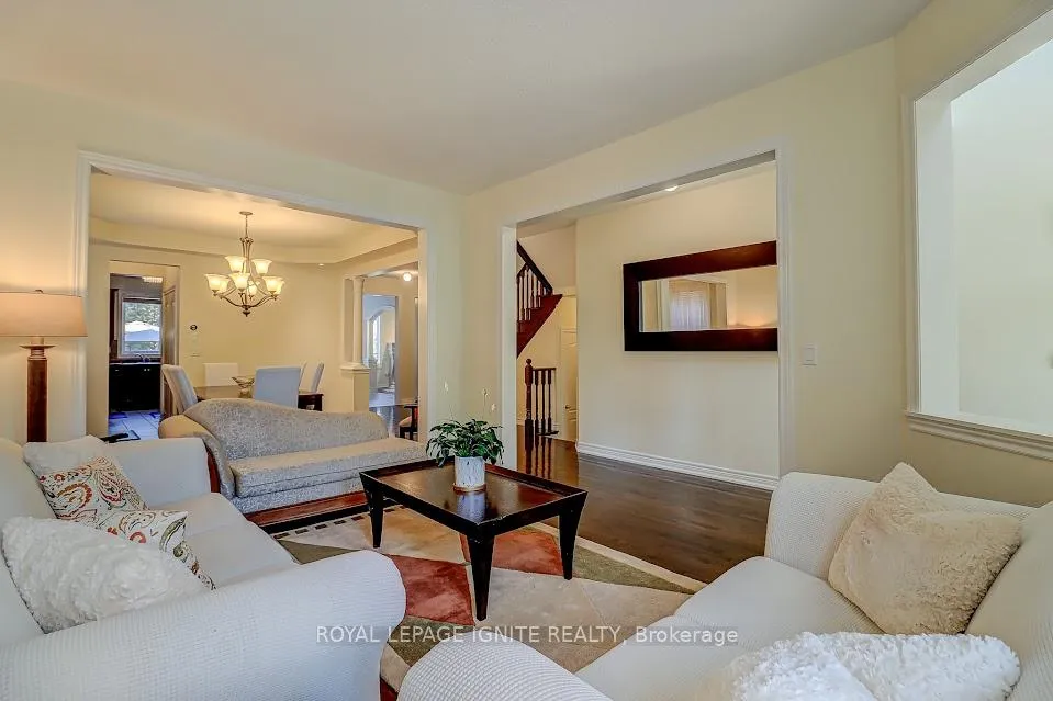 Photo 10 of 200 Ivy Glen Drive, Vaughan, Patterson — HOMEH