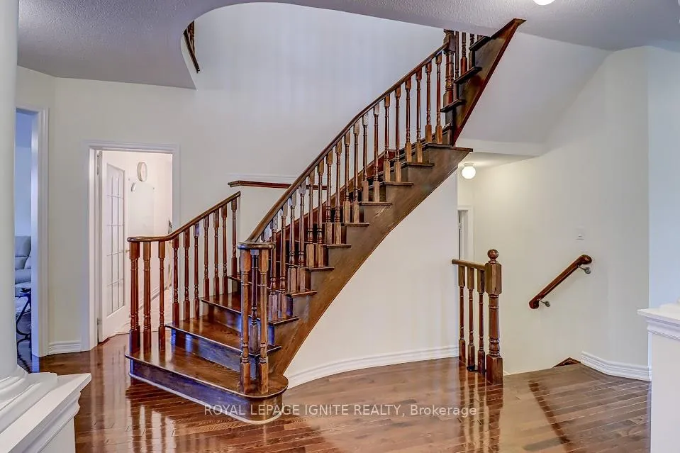 Photo 12 of 200 Ivy Glen Drive, Vaughan, Patterson — HOMEH