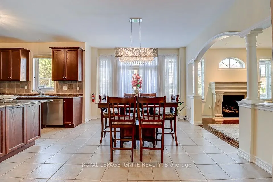 Photo 13 of 200 Ivy Glen Drive, Vaughan, Patterson — HOMEH