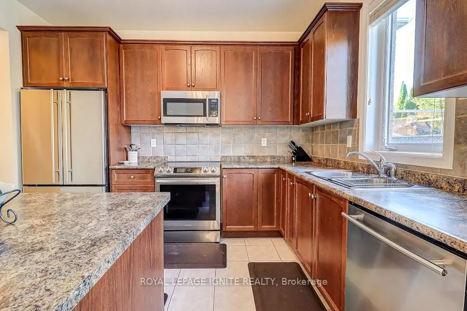 Photo 19 of 200 Ivy Glen Drive, Vaughan, Patterson — HOMEH
