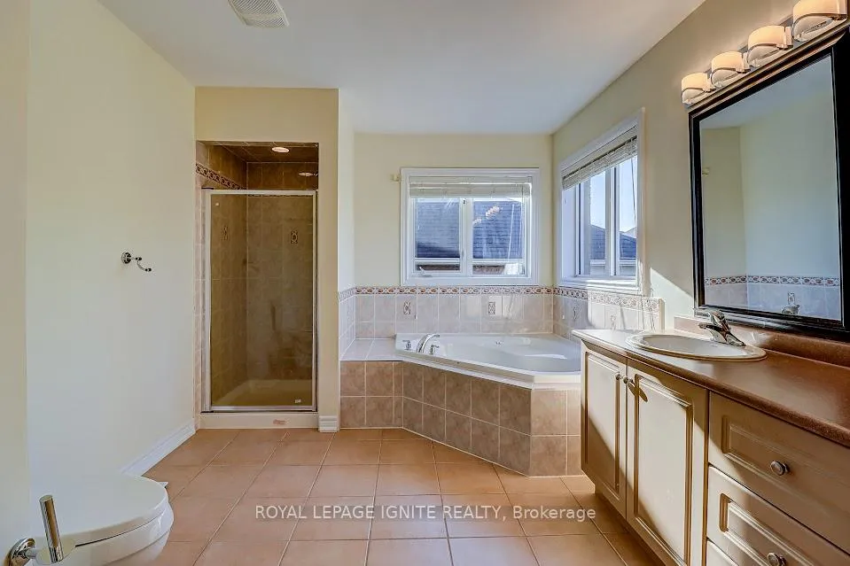 Photo 26 of 200 Ivy Glen Drive, Vaughan, Patterson — HOMEH