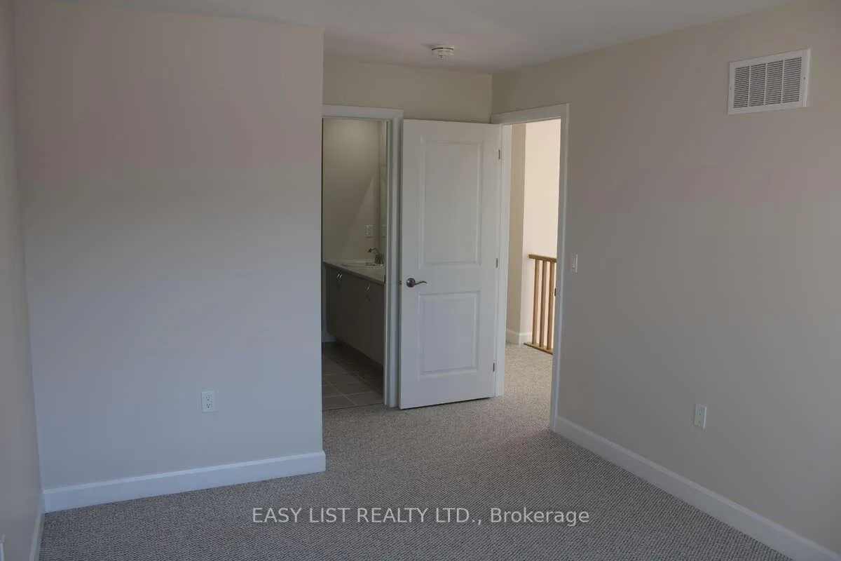Photo 12 of 299 Mullighan Gardens, Peterborough, Monaghan Ward 2 — HOMEH