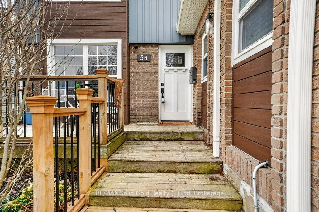 Photo 3 of 54 Deerwood Crescent, Kitchener — HOMEH