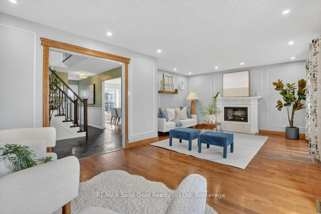 Photo 10 of 54 Deerwood Crescent, Kitchener — HOMEH