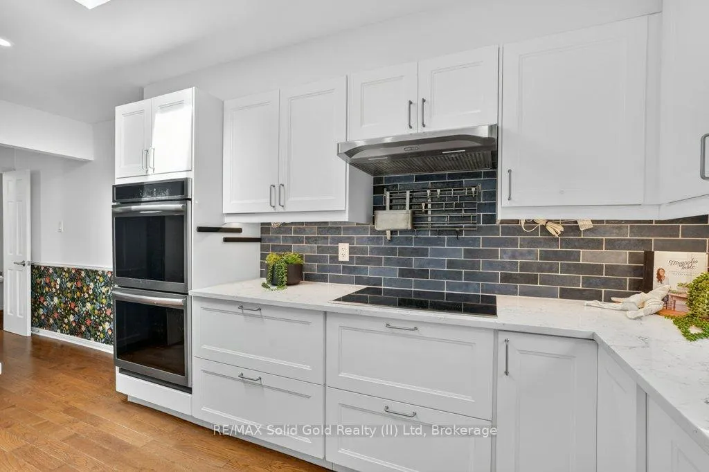 Photo 13 of 54 Deerwood Crescent, Kitchener — HOMEH