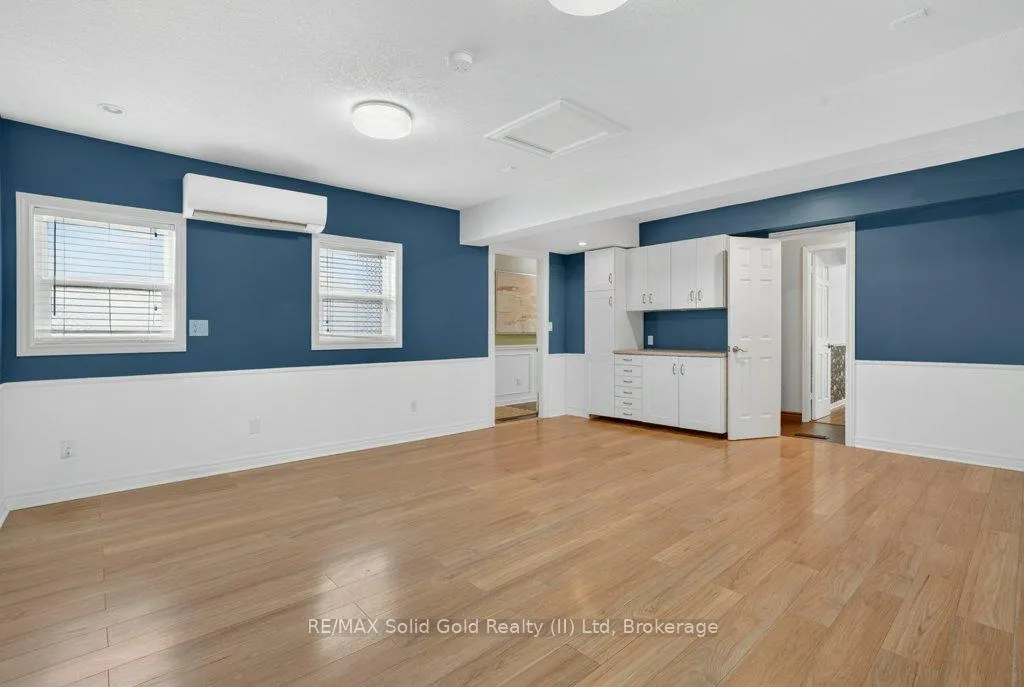 Photo 21 of 54 Deerwood Crescent, Kitchener — HOMEH